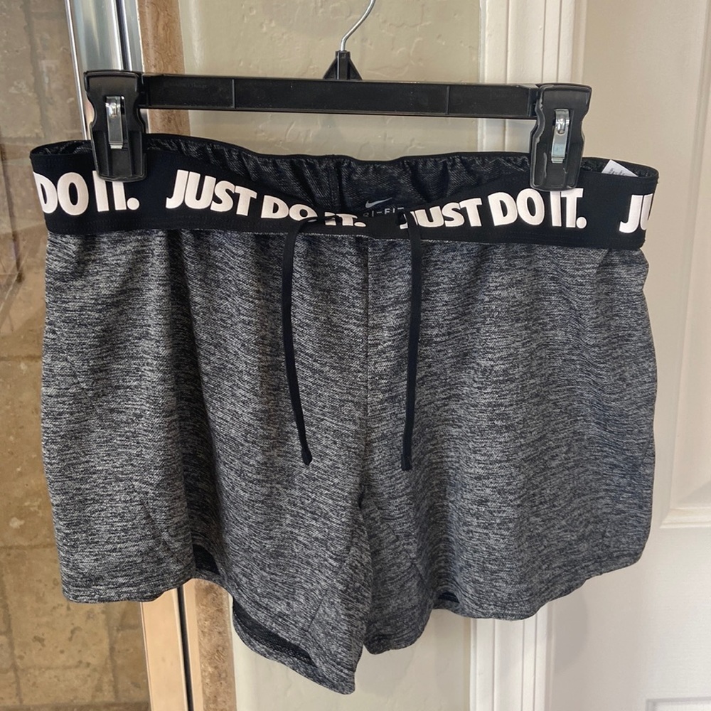 Women’s Nike Just do it shorts size medium